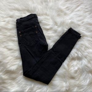 Rock & Republic Black Distressed Skinny Jeans 6